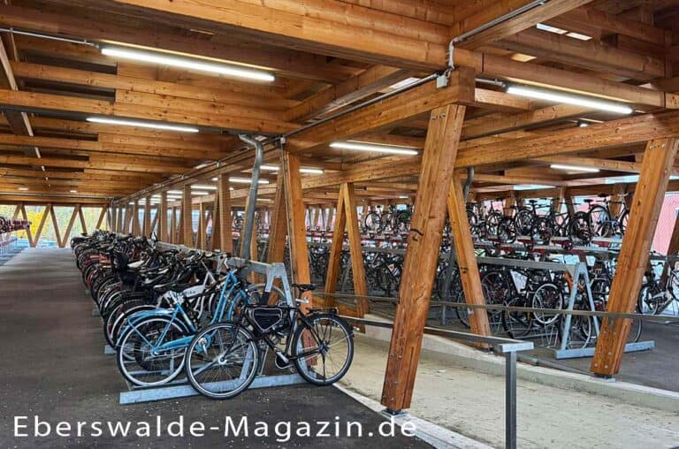 Mehr über den Artikel erfahren Fahrradparkhaus Eberswalde