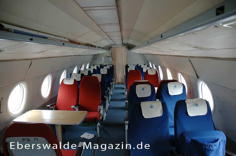 Alte Interflugmaschine im Inneren entdecken auf dem Gelände des Luftfahrtmuseums Finowfurt Alte Interflugmaschine im Inneren entdecken auf dem Gelände des Luftfahrtmuseums Finowfurt