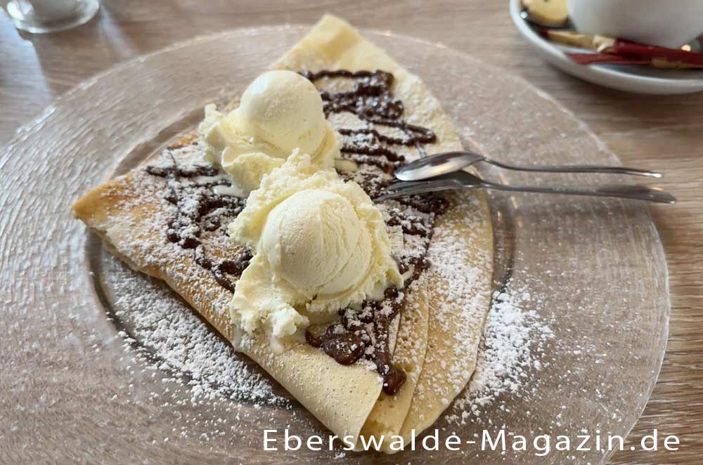 Café Venezia - Crêpe mit Eis Café Venezia - Crêpe mit Eis