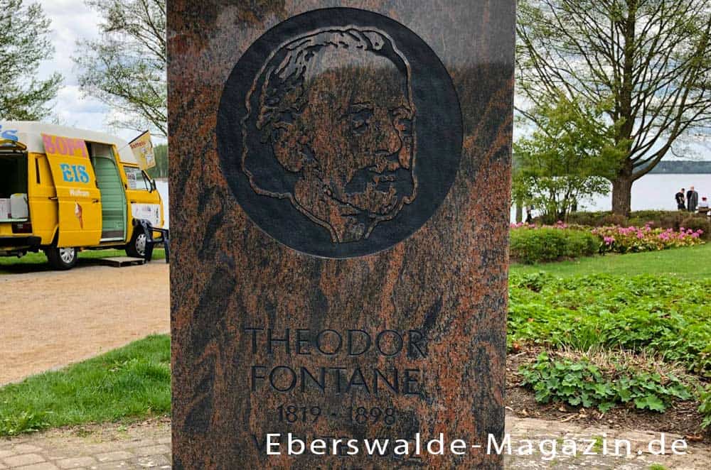 Theodor Fontane Denkmal in Altenhof am Werbellinsee