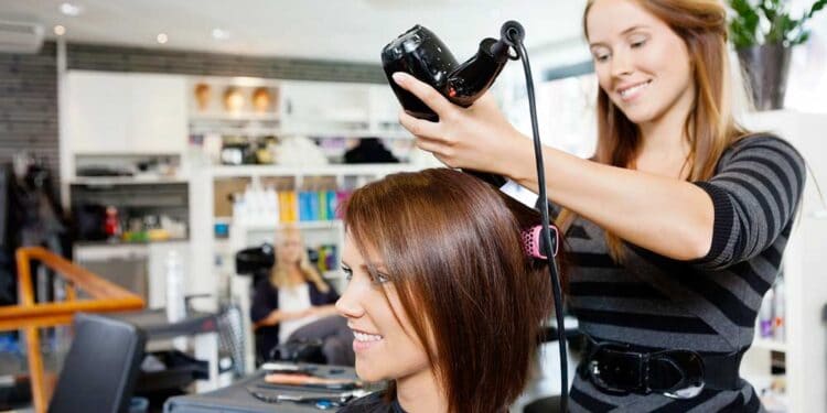 Friseur (depositphotos.com)